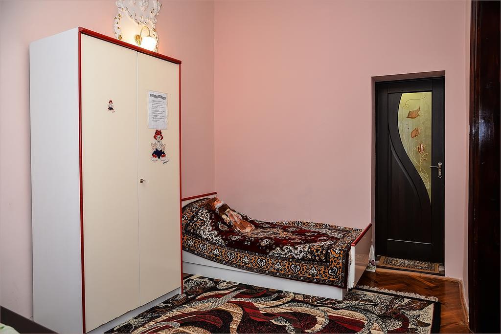 Vip-Apartments Angel Palas Chernivtsi Exterior photo