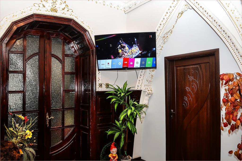 Vip-Apartments Angel Palas Chernivtsi Exterior photo